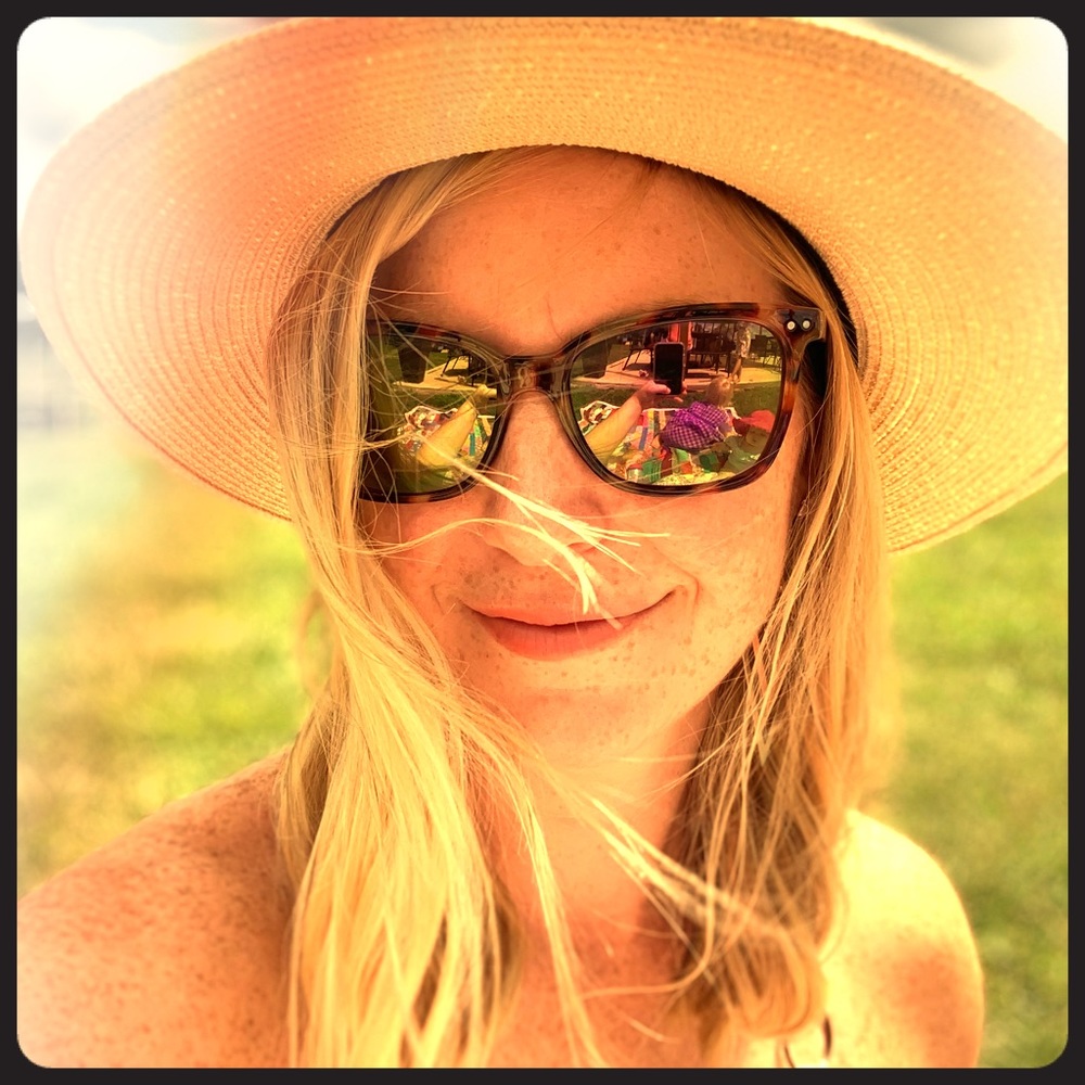 Meet your Posher, Claire